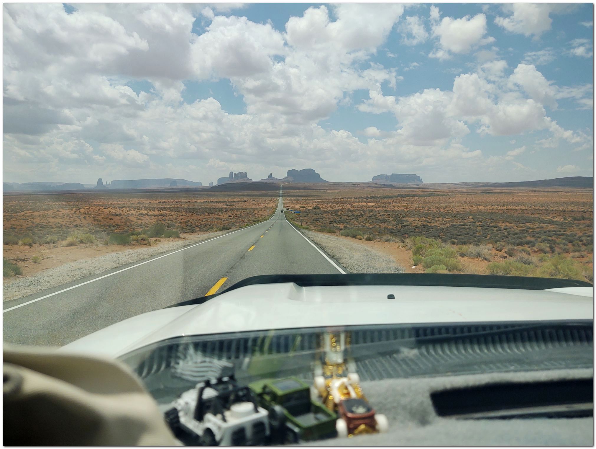 Approaching-Monument-Valley