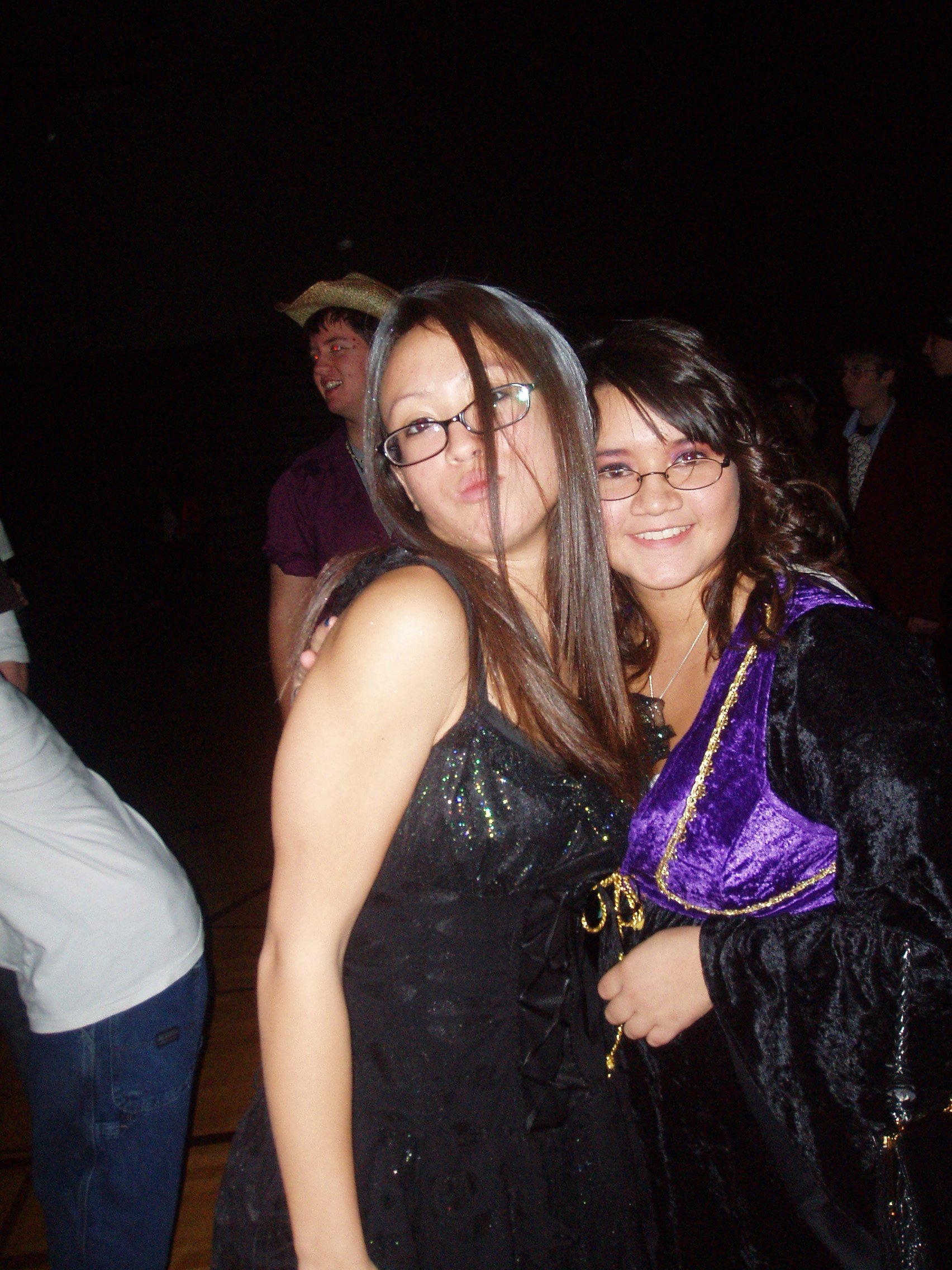 Kirsten (Left)  Jessica (Right)